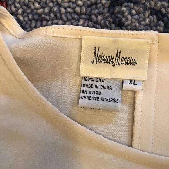 Neiman Marcus Winter White Washable Silk Blouse - Picture 7 of 8